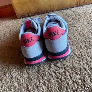 Nike Internationalist